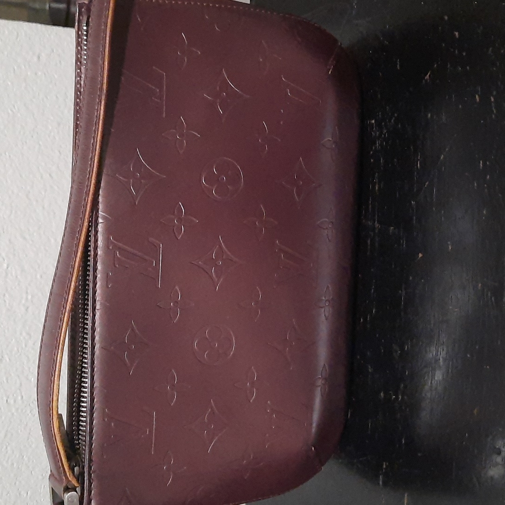 Authentic Louis Vuitton Pouchette Shoulder